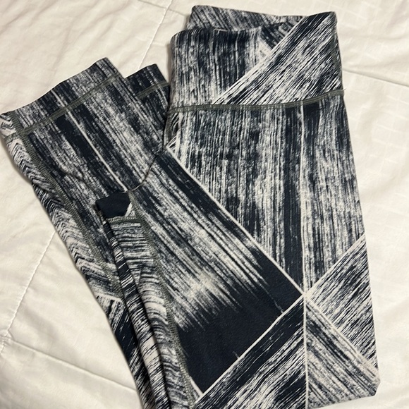 Lululemon capri leggings size 4 - Picture 4 of 7